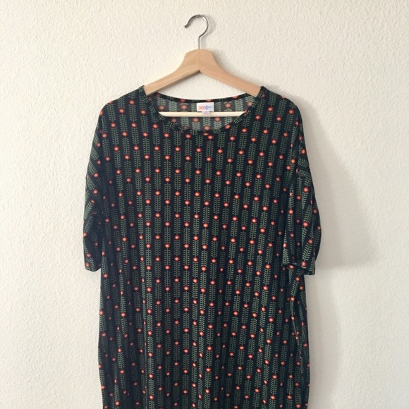 Lula Roe Oversized Dolman Short Sleeve T-shirt - Picture 1 of 5